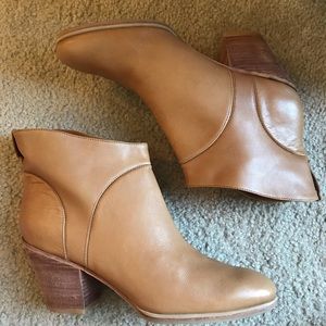 Rachel Comey Penpal Shortie Tan Booties EUC